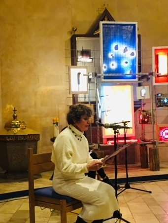 Bild "Lesung :Lesung_in_ev._Kirche.jpg"